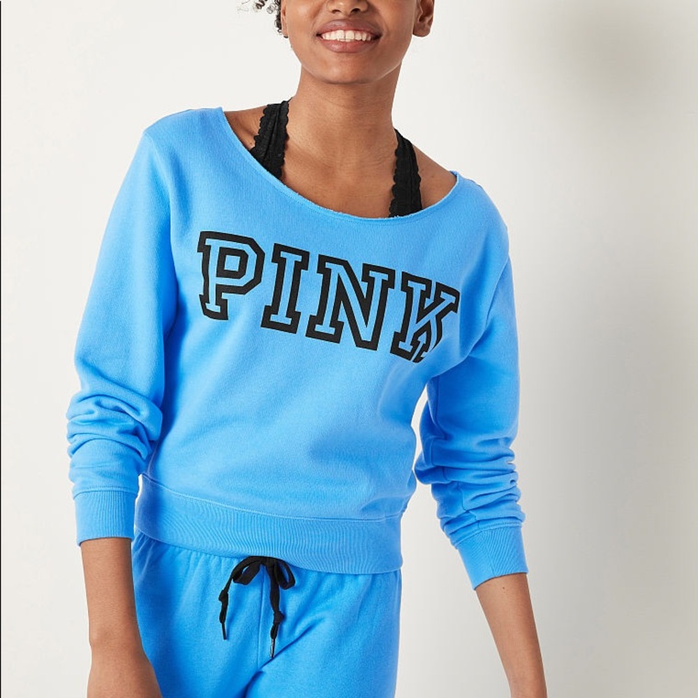 💗VS PINK SKYLINE BLUE & BLACK LOGO OPEN NECK CREW
